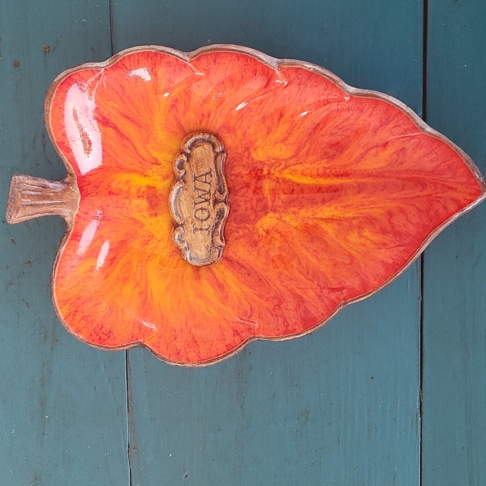 Treasure Craft vintage pottery souvenir leaf shaped trinket dish